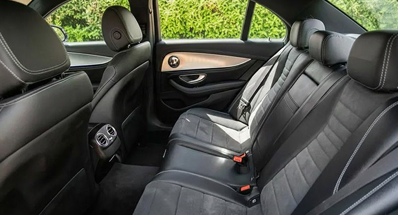 Rücksitze einer Limousine